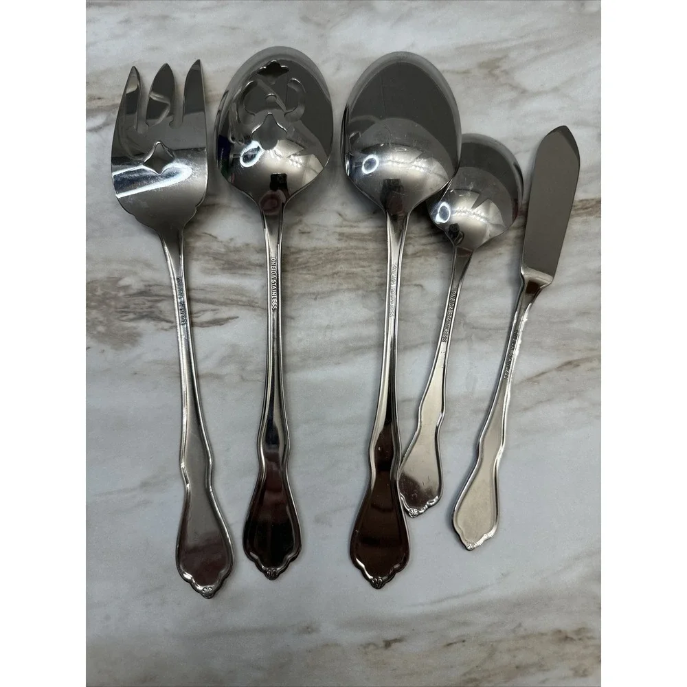 Oneida piece set